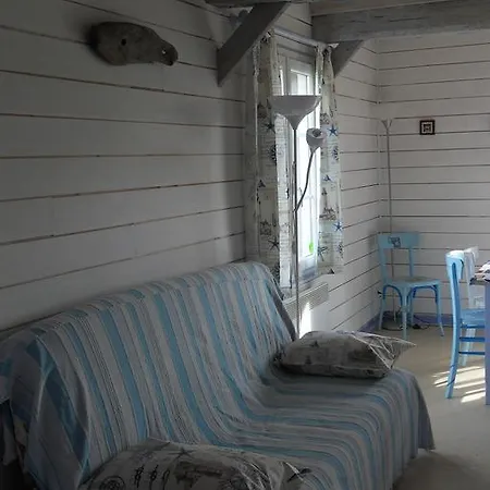 Prázdninový dům Gite Au Calme Avec Terrasse Et Parking Prive *