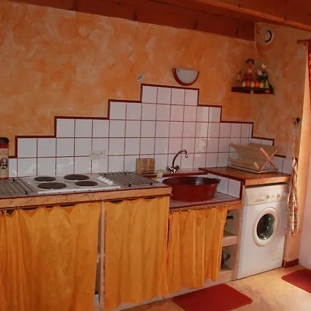 Prázdninový dům Gite Au Calme Avec Terrasse Et Parking Prive
